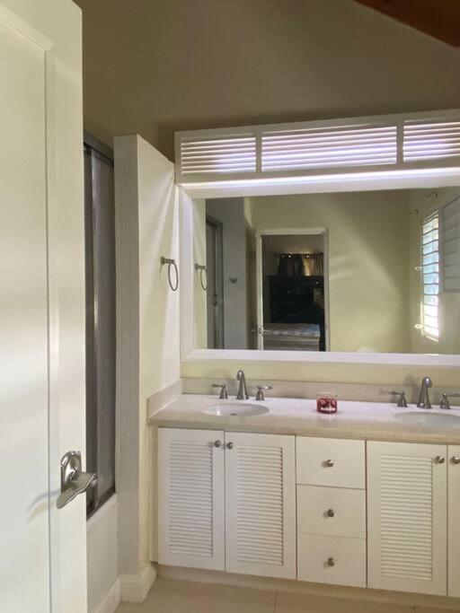 Sunset Palms & Villa Management Ltd Richmond Εξωτερικό φωτογραφία