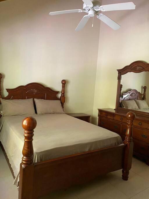 Sunset Palms & Villa Management Ltd Richmond Εξωτερικό φωτογραφία